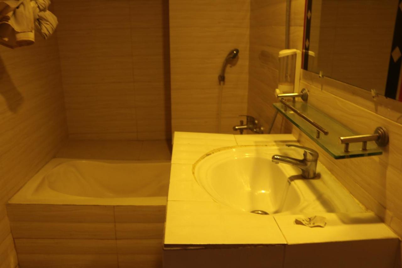 78 Firoza Inn Дакка Экстерьер фото